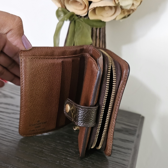 Louis Vuitton Compact Wallet - Picture 6 of 12